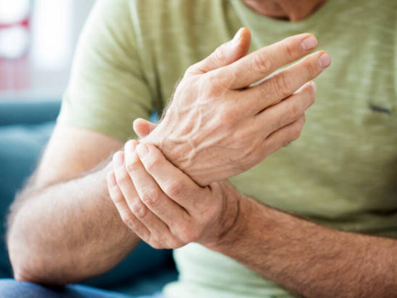 Wrist and hand pain chiropractic treatment in Peoria IL